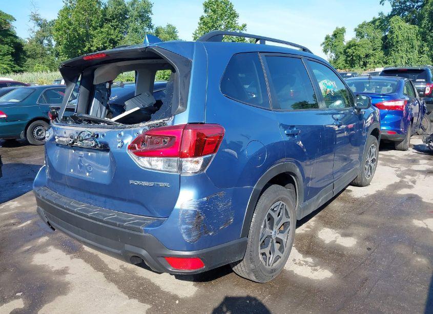 Photo 4 of 2021 Subaru Forester PREMIUM (VIN JF2SKAJC0MH541141)