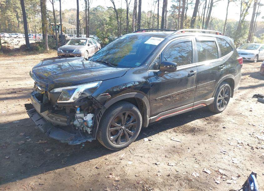 Photo 2 of 2022 Subaru Forester SPORT (VIN JF2SKAJC0NH502891)