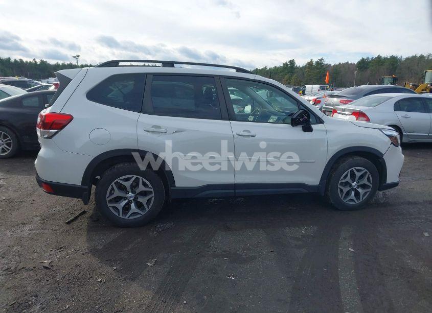 Photo 13 of 2020 Subaru Forester PREMIUM (VIN JF2SKAJC1LH479425)