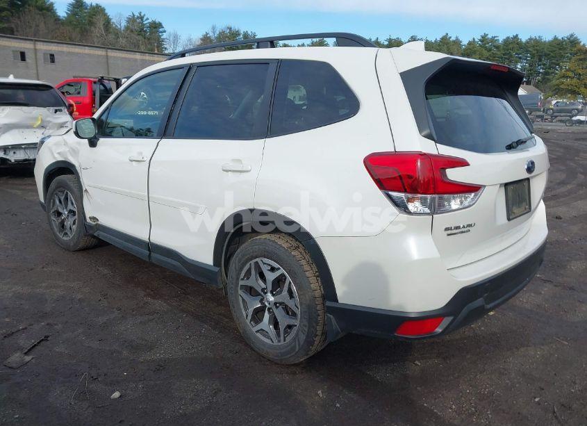 Photo 3 of 2020 Subaru Forester PREMIUM (VIN JF2SKAJC1LH479425)