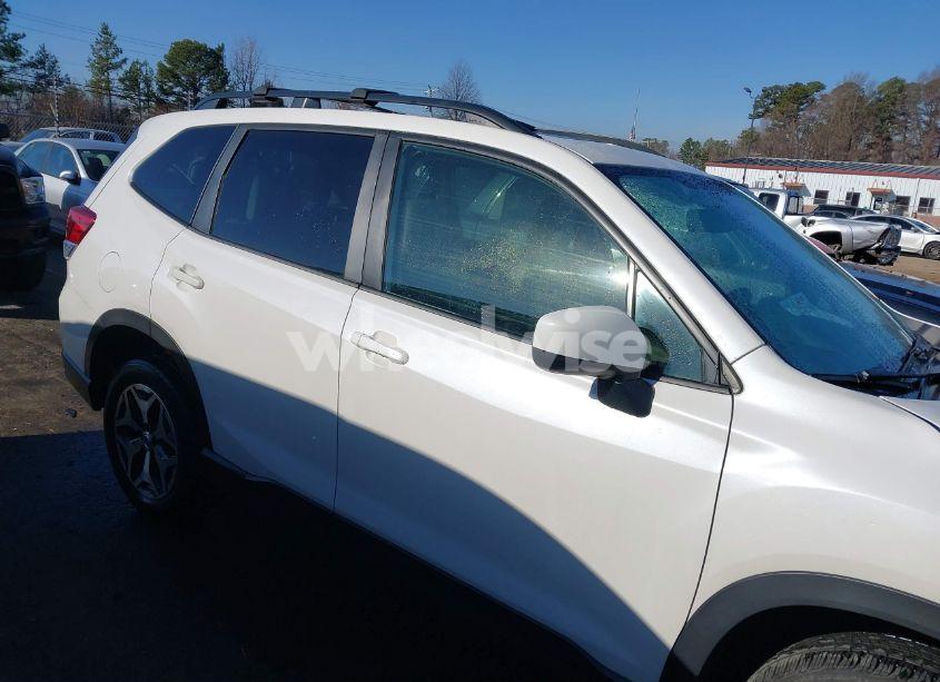 Photo 13 of 2020 Subaru Forester PREMIUM (VIN JF2SKAJC1LH591836)