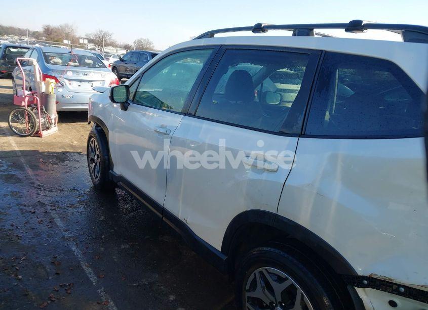 Photo 14 of 2020 Subaru Forester PREMIUM (VIN JF2SKAJC1LH591836)