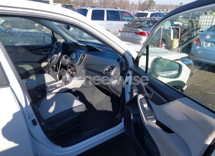 Photo 5 of 2020 Subaru Forester PREMIUM (VIN JF2SKAJC1LH591836)