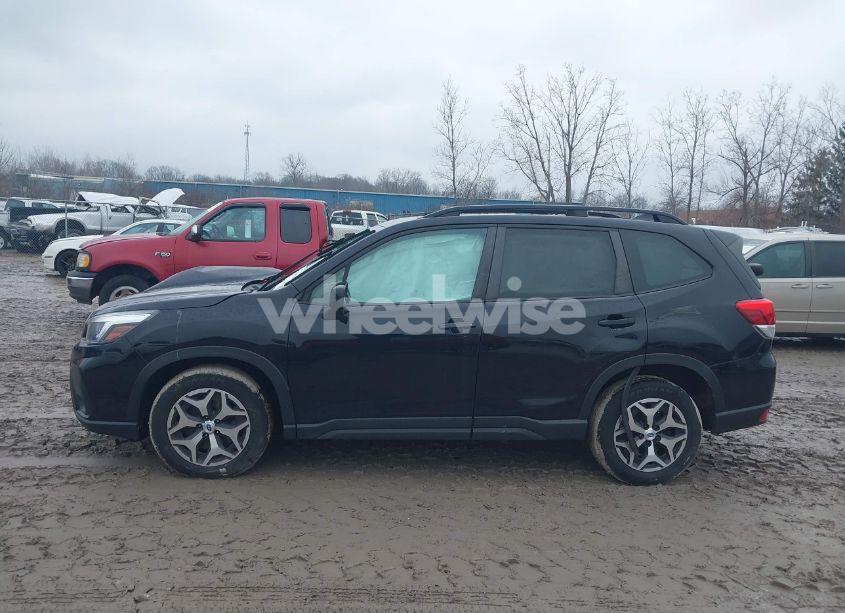 Photo 14 of 2020 Subaru Forester PREMIUM (VIN JF2SKAJC2LH423767)