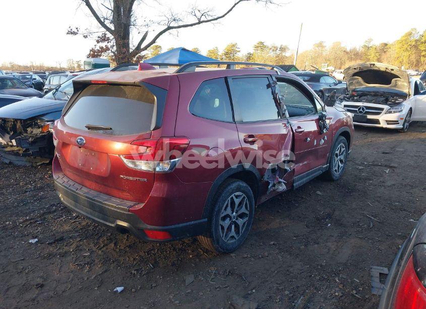 Photo 4 of 2020 Subaru Forester PREMIUM (VIN JF2SKAJC2LH561387)