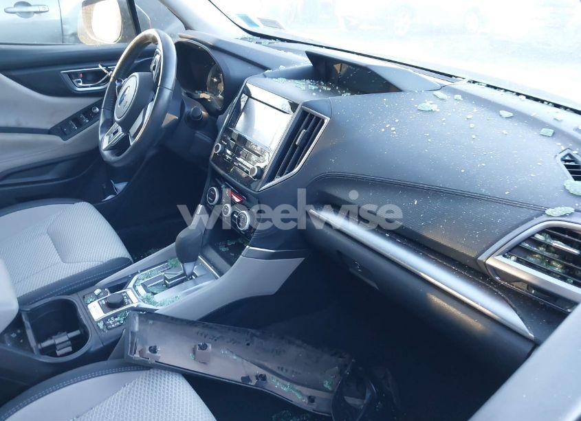 Photo 5 of 2020 Subaru Forester PREMIUM (VIN JF2SKAJC2LH561387)