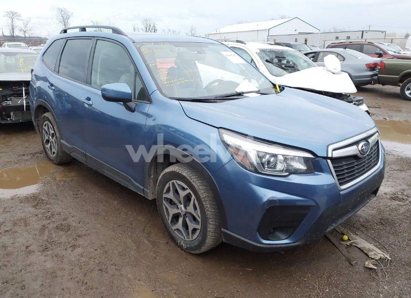 2020 Subaru Forester PREMIUM (VIN JF2SKAJC2LH606781) main photo