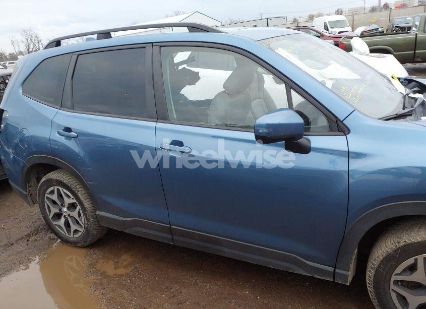 Photo 14 of 2020 Subaru Forester PREMIUM (VIN JF2SKAJC2LH606781)