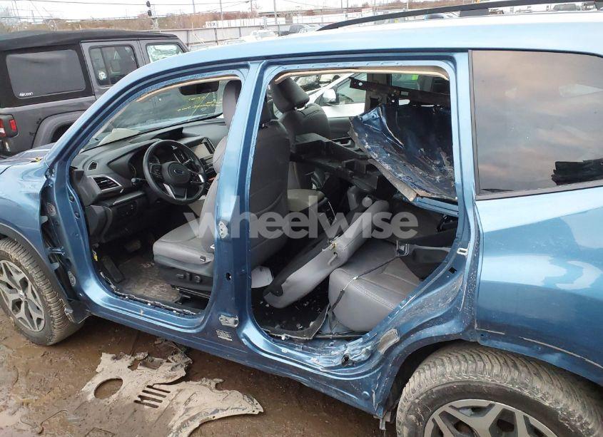 Photo 15 of 2020 Subaru Forester PREMIUM (VIN JF2SKAJC2LH606781)