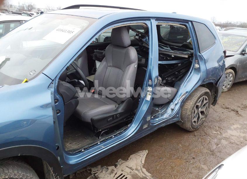 Photo 6 of 2020 Subaru Forester PREMIUM (VIN JF2SKAJC2LH606781)