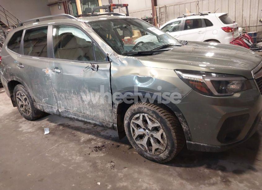 Photo 13 of 2021 Subaru Forester PREMIUM (VIN JF2SKAJC2MH513261)