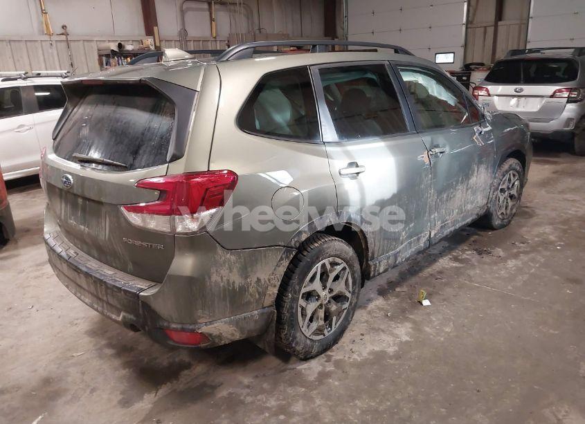 Photo 4 of 2021 Subaru Forester PREMIUM (VIN JF2SKAJC2MH513261)