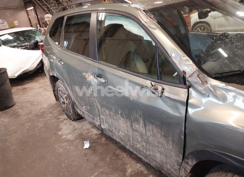 Photo 6 of 2021 Subaru Forester PREMIUM (VIN JF2SKAJC2MH513261)