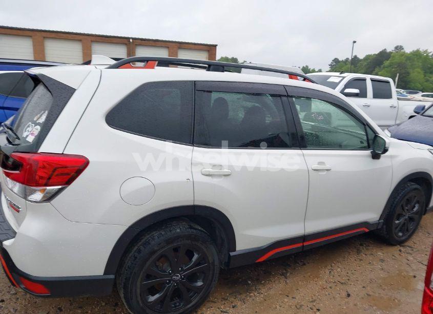 Photo 13 of 2022 Subaru Forester SPORT (VIN JF2SKAJC2NH424789)