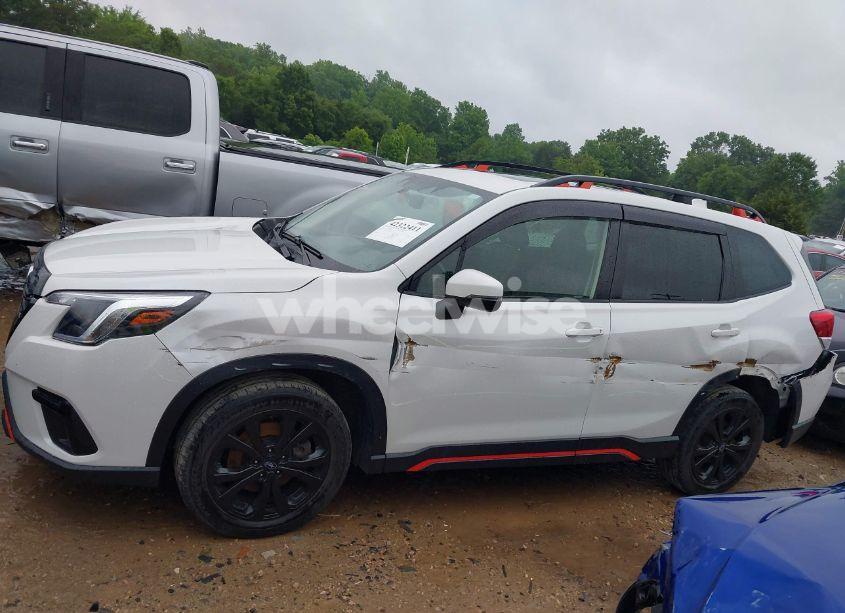 Photo 14 of 2022 Subaru Forester SPORT (VIN JF2SKAJC2NH424789)