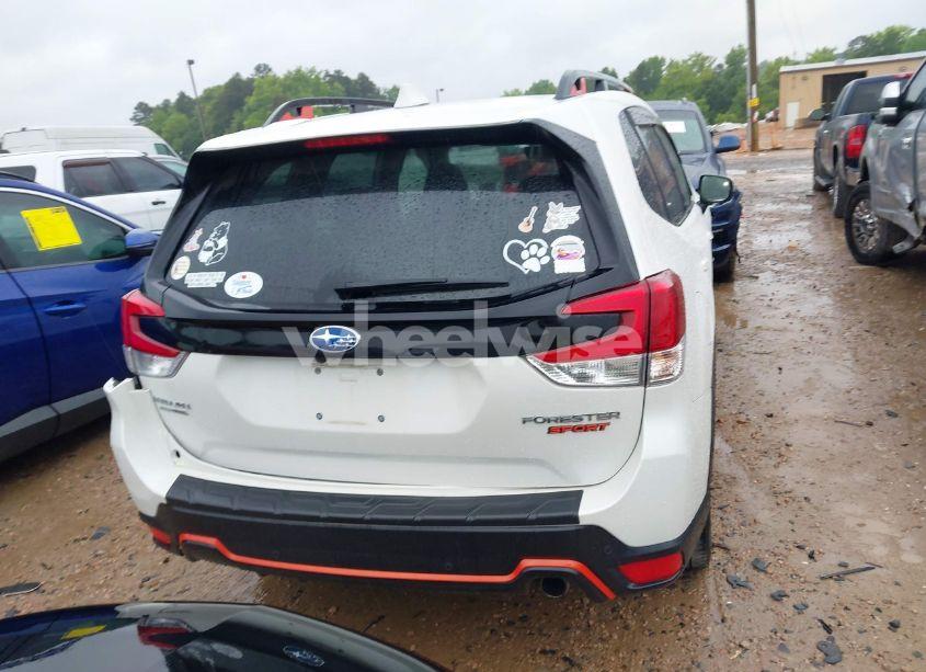 Photo 16 of 2022 Subaru Forester SPORT (VIN JF2SKAJC2NH424789)