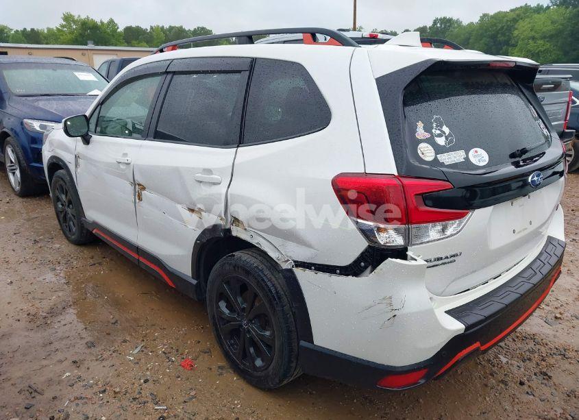 Photo 3 of 2022 Subaru Forester SPORT (VIN JF2SKAJC2NH424789)