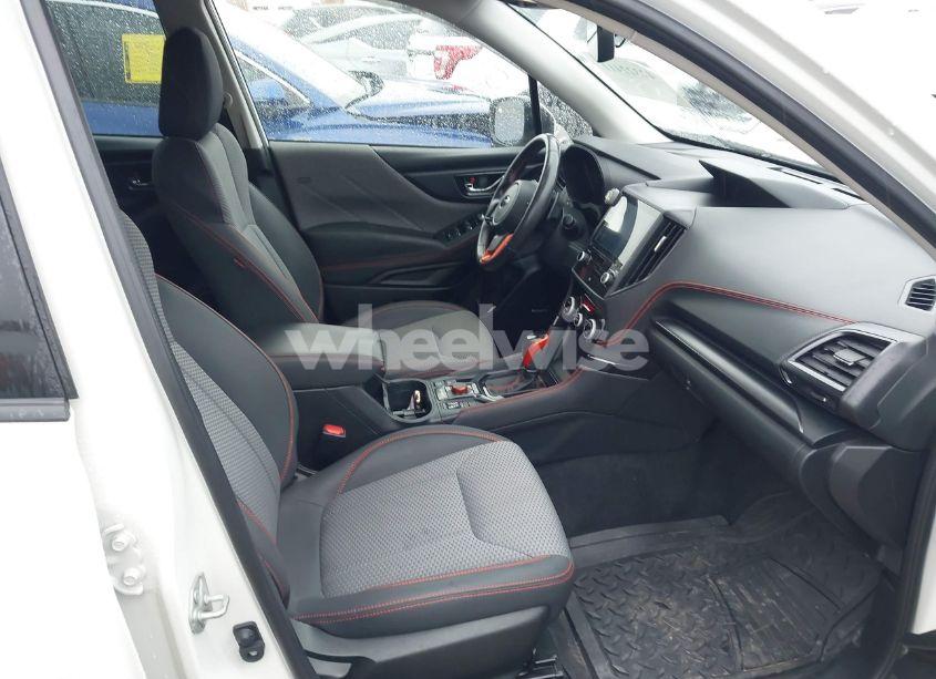 Photo 5 of 2022 Subaru Forester SPORT (VIN JF2SKAJC2NH424789)