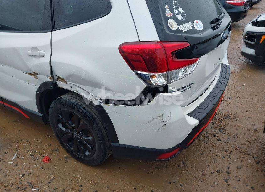 Photo 6 of 2022 Subaru Forester SPORT (VIN JF2SKAJC2NH424789)