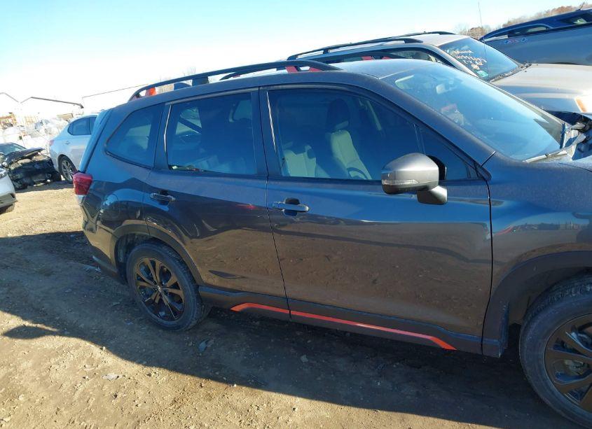 Photo 13 of 2022 Subaru Forester SPORT (VIN JF2SKAJC2NH469392)