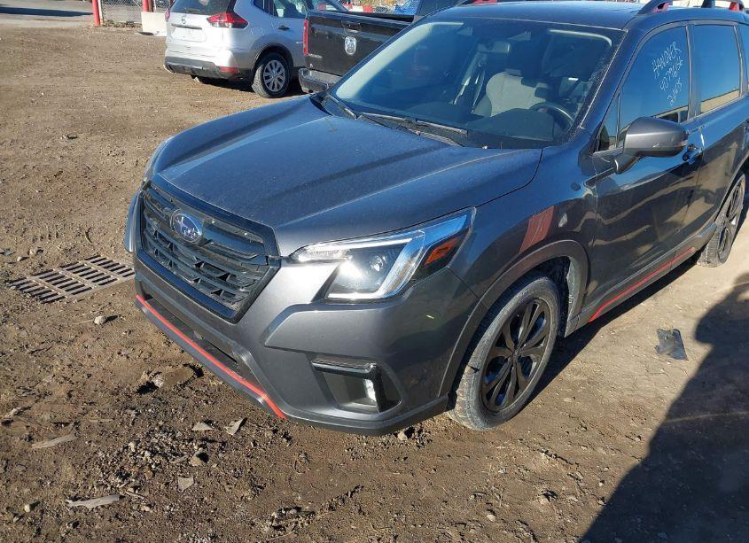 Photo 2 of 2022 Subaru Forester SPORT (VIN JF2SKAJC2NH469392)
