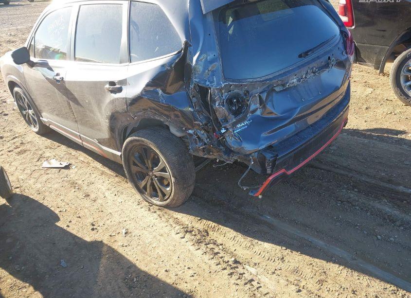 Photo 3 of 2022 Subaru Forester SPORT (VIN JF2SKAJC2NH469392)