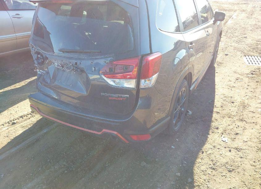 Photo 4 of 2022 Subaru Forester SPORT (VIN JF2SKAJC2NH469392)
