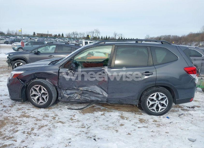 Photo 14 of 2020 Subaru Forester PREMIUM (VIN JF2SKAJC3LH441680)