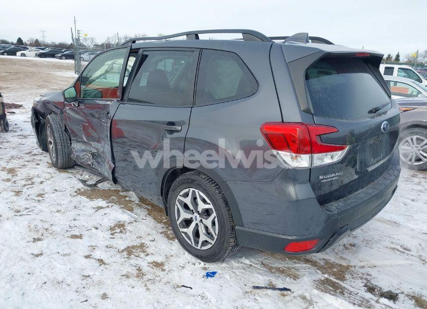 Photo 3 of 2020 Subaru Forester PREMIUM (VIN JF2SKAJC3LH441680)