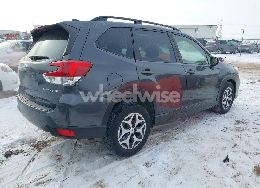 Photo 4 of 2020 Subaru Forester PREMIUM (VIN JF2SKAJC3LH441680)