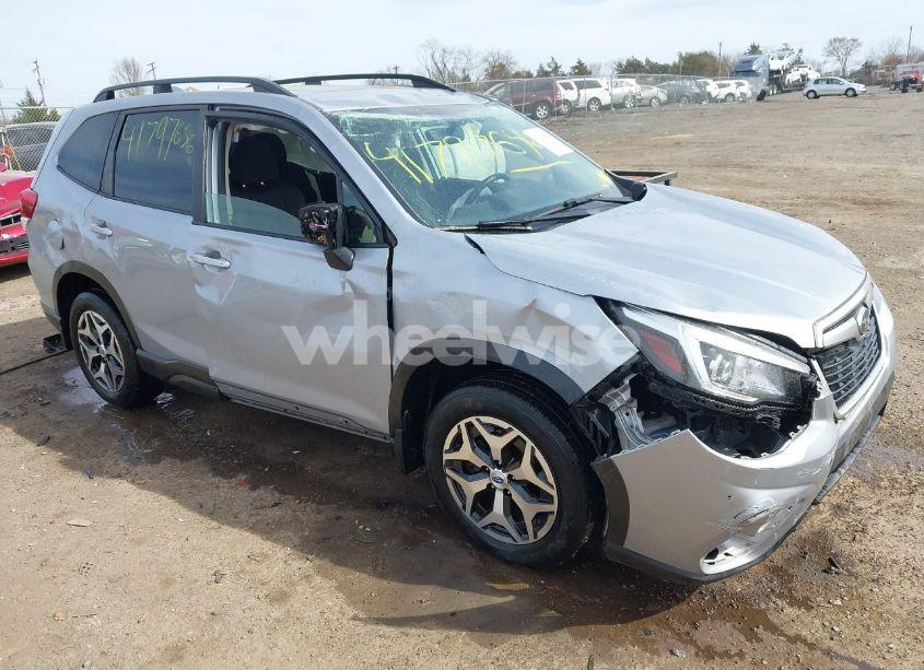 2020 Subaru Forester PREMIUM (VIN JF2SKAJC3LH529984) main photo