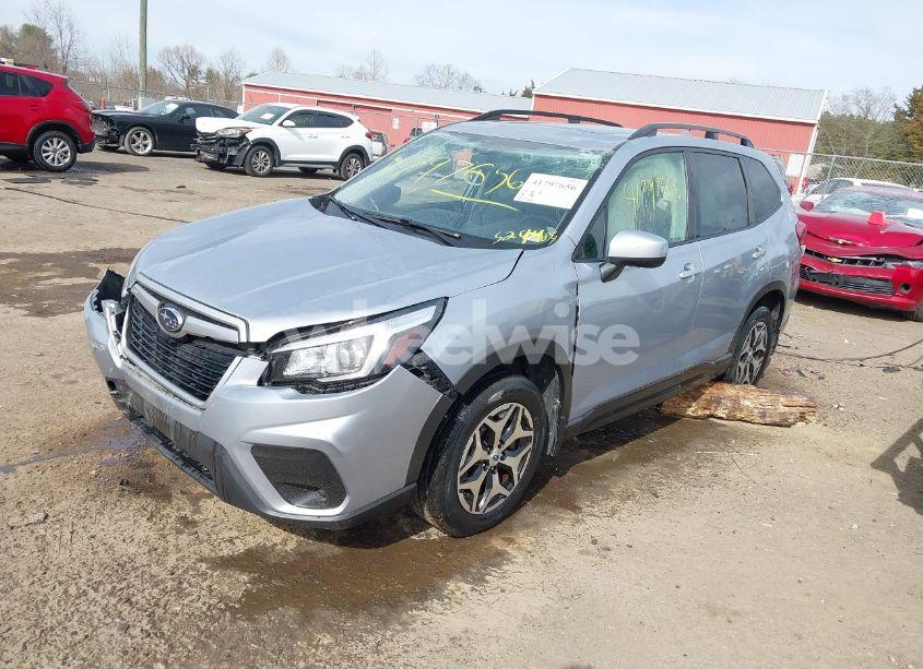 Photo 2 of 2020 Subaru Forester PREMIUM (VIN JF2SKAJC3LH529984)