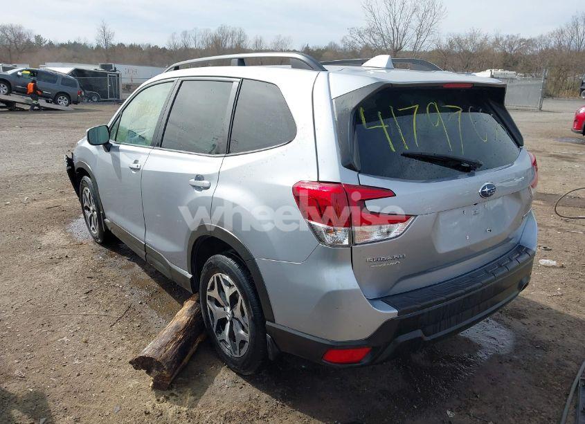 Photo 3 of 2020 Subaru Forester PREMIUM (VIN JF2SKAJC3LH529984)