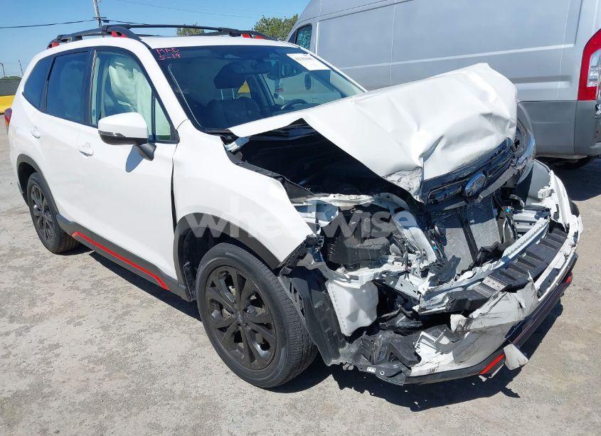 2022 Subaru Forester SPORT (VIN JF2SKAJC3NH416927) main photo