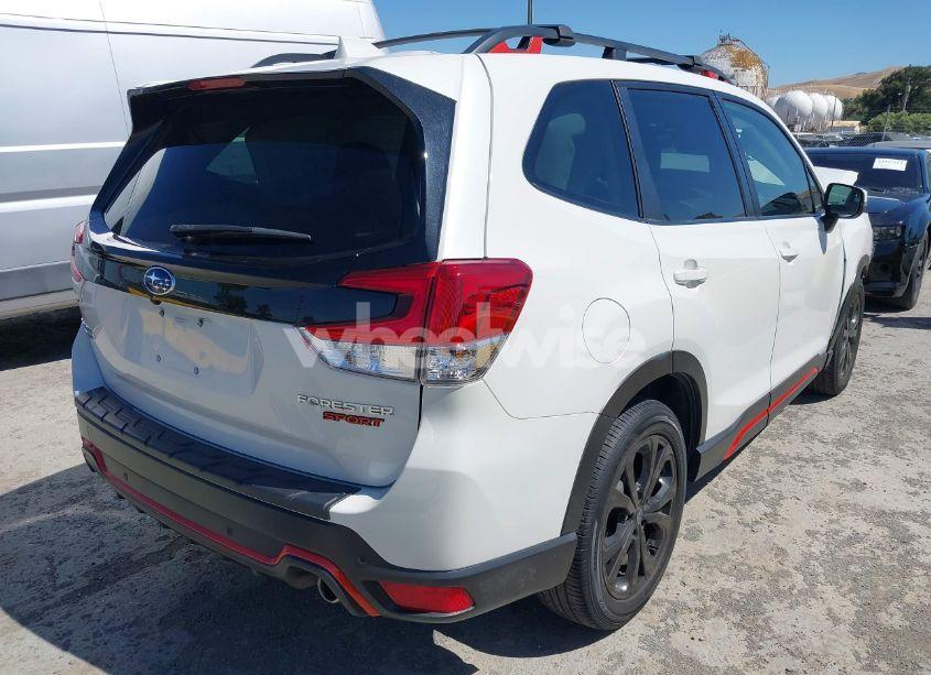 Photo 4 of 2022 Subaru Forester SPORT (VIN JF2SKAJC3NH416927)