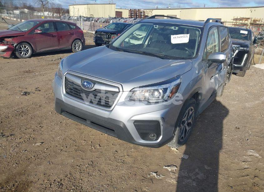 Photo 2 of 2020 Subaru Forester PREMIUM (VIN JF2SKAJC4LH408767)
