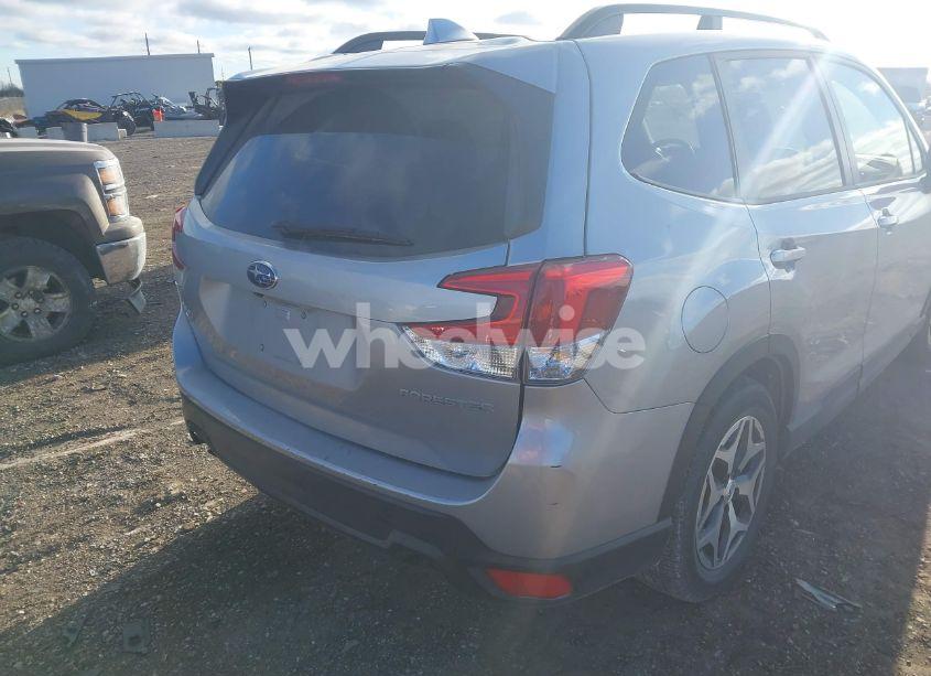 Photo 4 of 2020 Subaru Forester PREMIUM (VIN JF2SKAJC4LH408767)