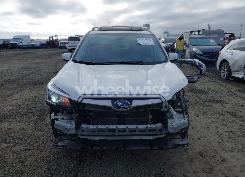 Photo 13 of 2020 Subaru Forester PREMIUM (VIN JF2SKAJC4LH469214)