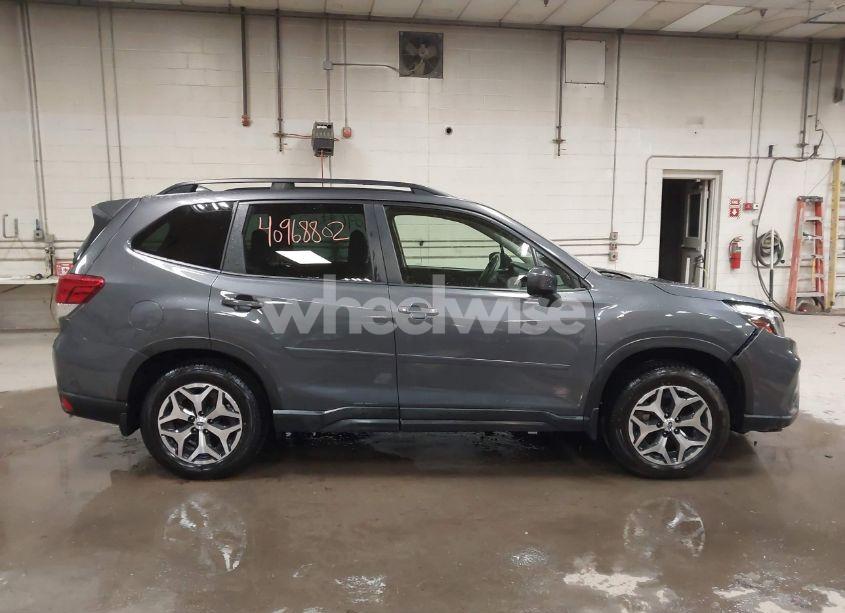 Photo 14 of 2021 Subaru Forester PREMIUM (VIN JF2SKAJC4MH465326)