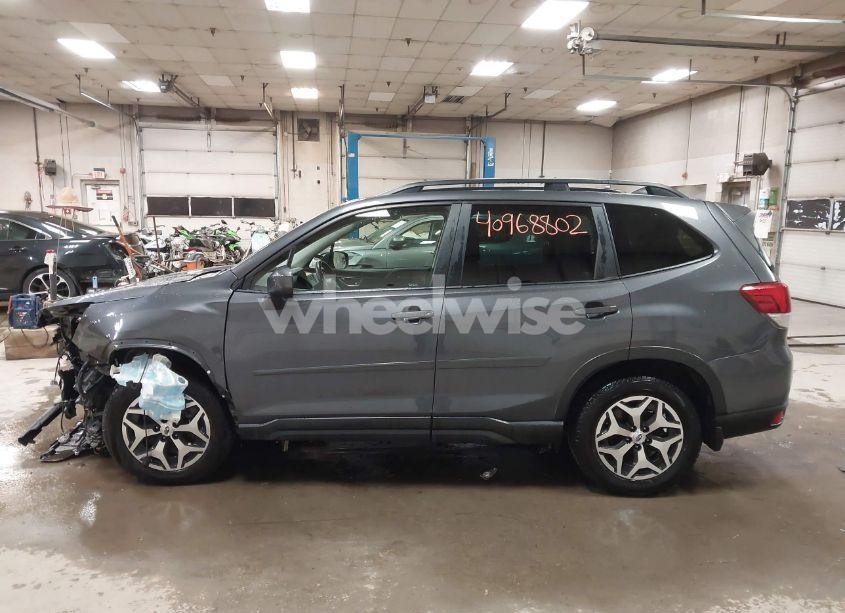 Photo 15 of 2021 Subaru Forester PREMIUM (VIN JF2SKAJC4MH465326)