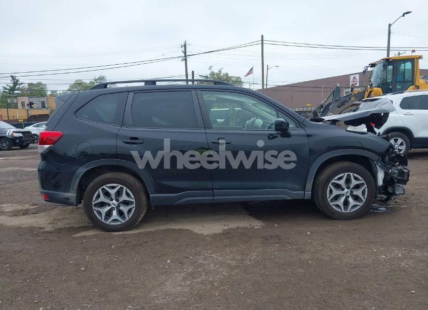 Photo 14 of 2021 Subaru Forester PREMIUM (VIN JF2SKAJC4MH469652)