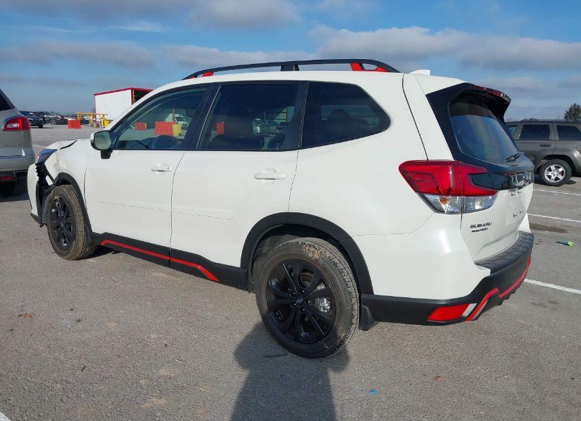 Photo 3 of 2023 Subaru Forester SPORT (VIN JF2SKAJC4PH525044)