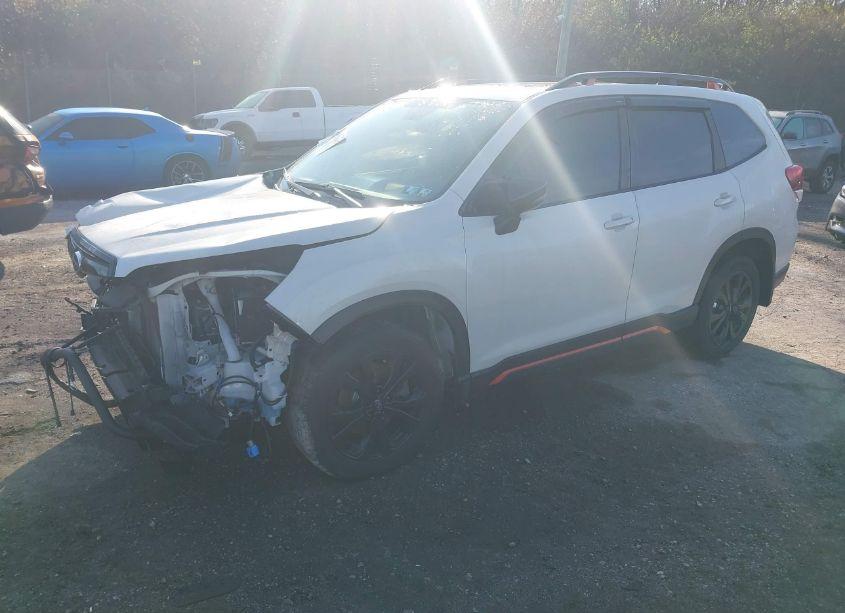 Photo 2 of 2019 Subaru Forester SPORT (VIN JF2SKAJC5KH453733)