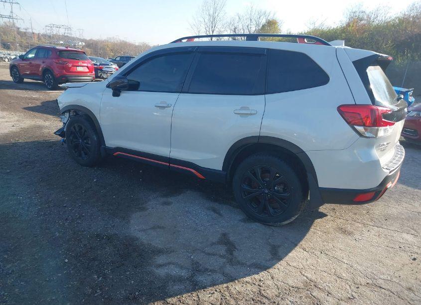 Photo 3 of 2019 Subaru Forester SPORT (VIN JF2SKAJC5KH453733)
