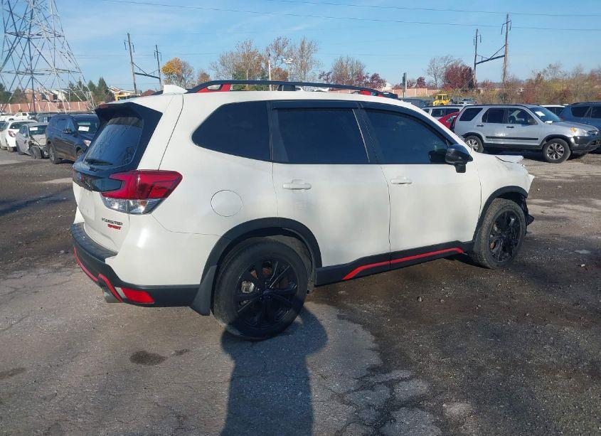 Photo 4 of 2019 Subaru Forester SPORT (VIN JF2SKAJC5KH453733)