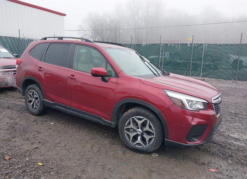 2020 Subaru Forester PREMIUM (VIN JF2SKAJC5LH472896) main photo