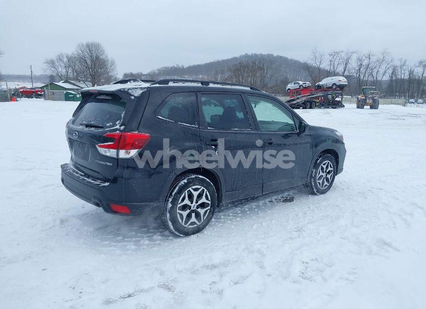 Photo 4 of 2021 Subaru Forester PREMIUM (VIN JF2SKAJC5MH510158)