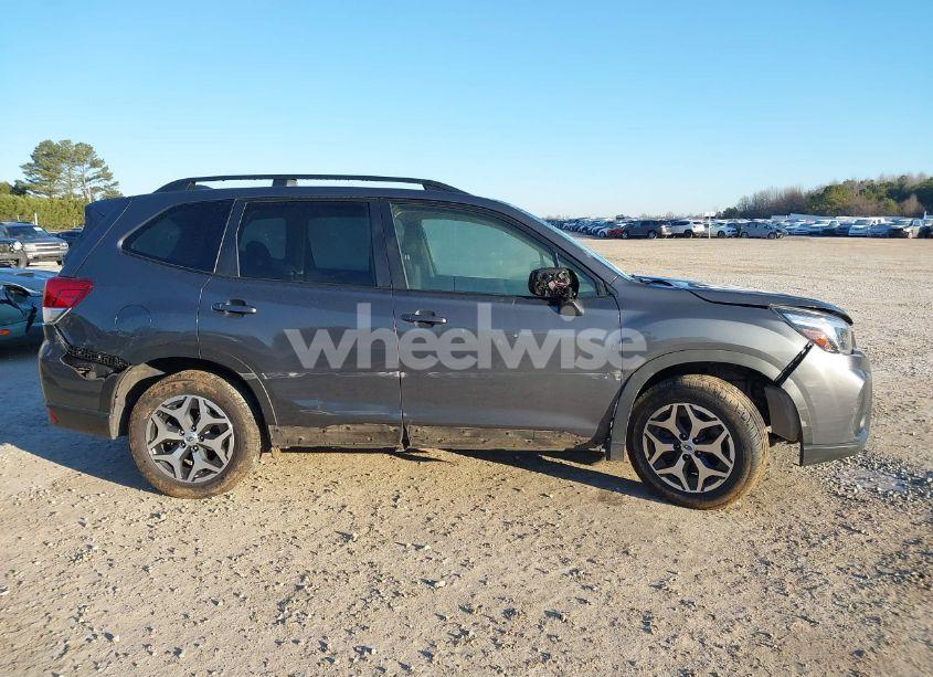 Photo 12 of 2020 Subaru Forester PREMIUM (VIN JF2SKAJC6LH533625)