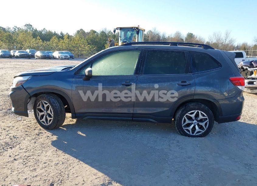 Photo 13 of 2020 Subaru Forester PREMIUM (VIN JF2SKAJC6LH533625)