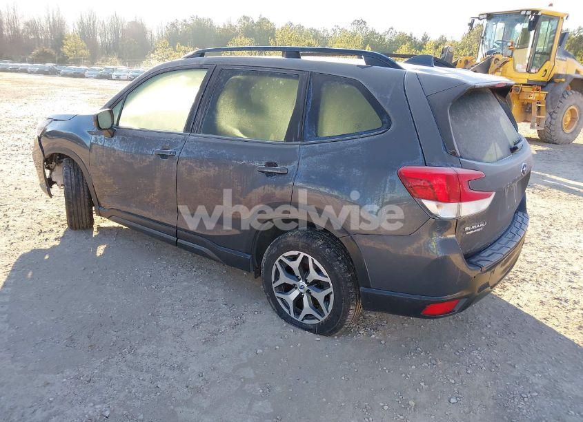 Photo 3 of 2020 Subaru Forester PREMIUM (VIN JF2SKAJC6LH533625)